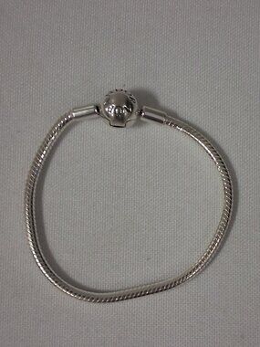 Pandora Moments Openable Bracelet – Style #590728-16